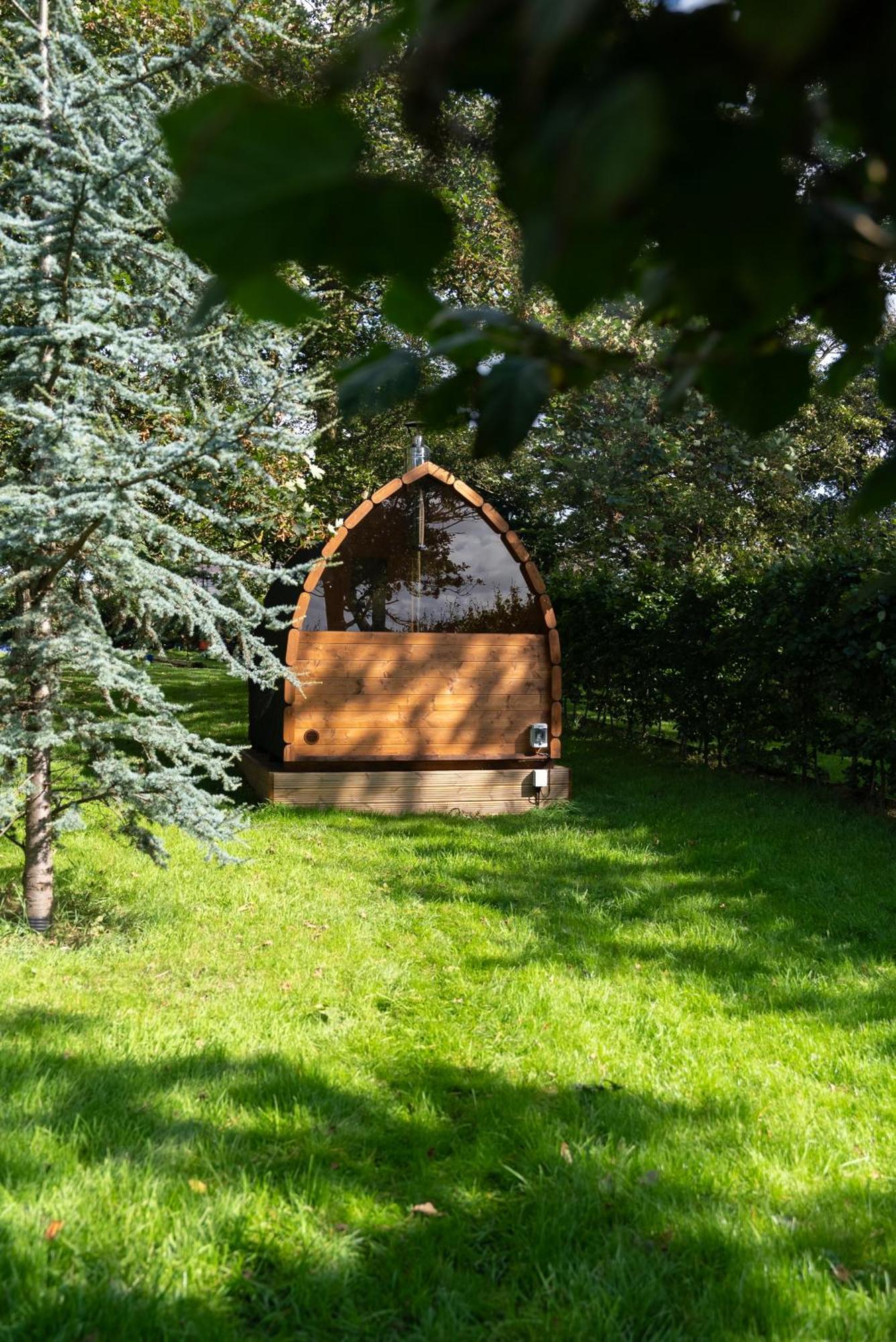 Апартаменты Gileston Manor-Self Catering Saint Athans Экстерьер фото