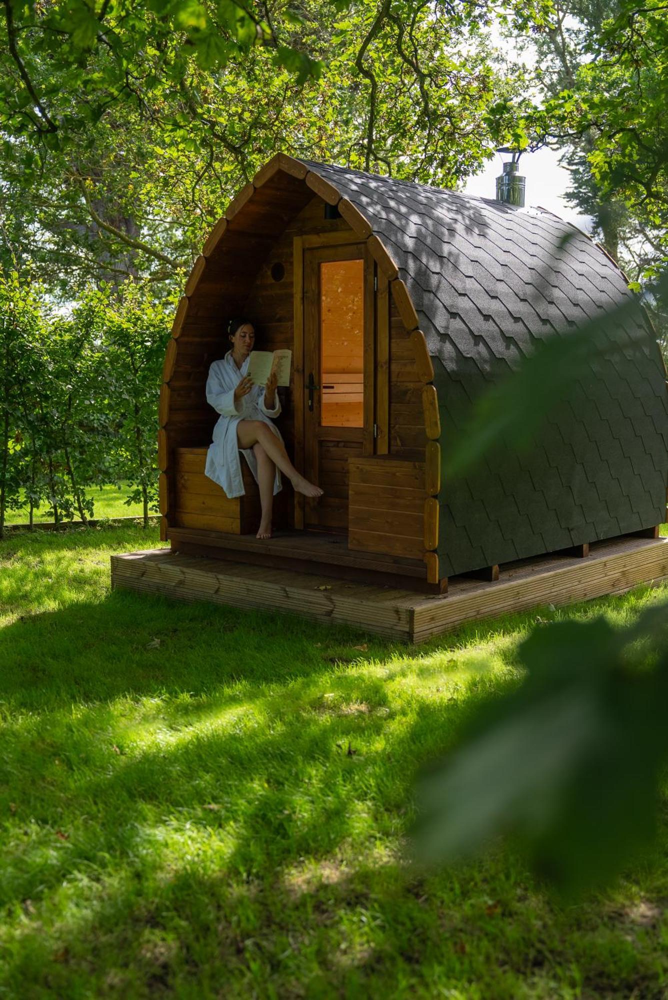 Апартаменты Gileston Manor-Self Catering Saint Athans Экстерьер фото
