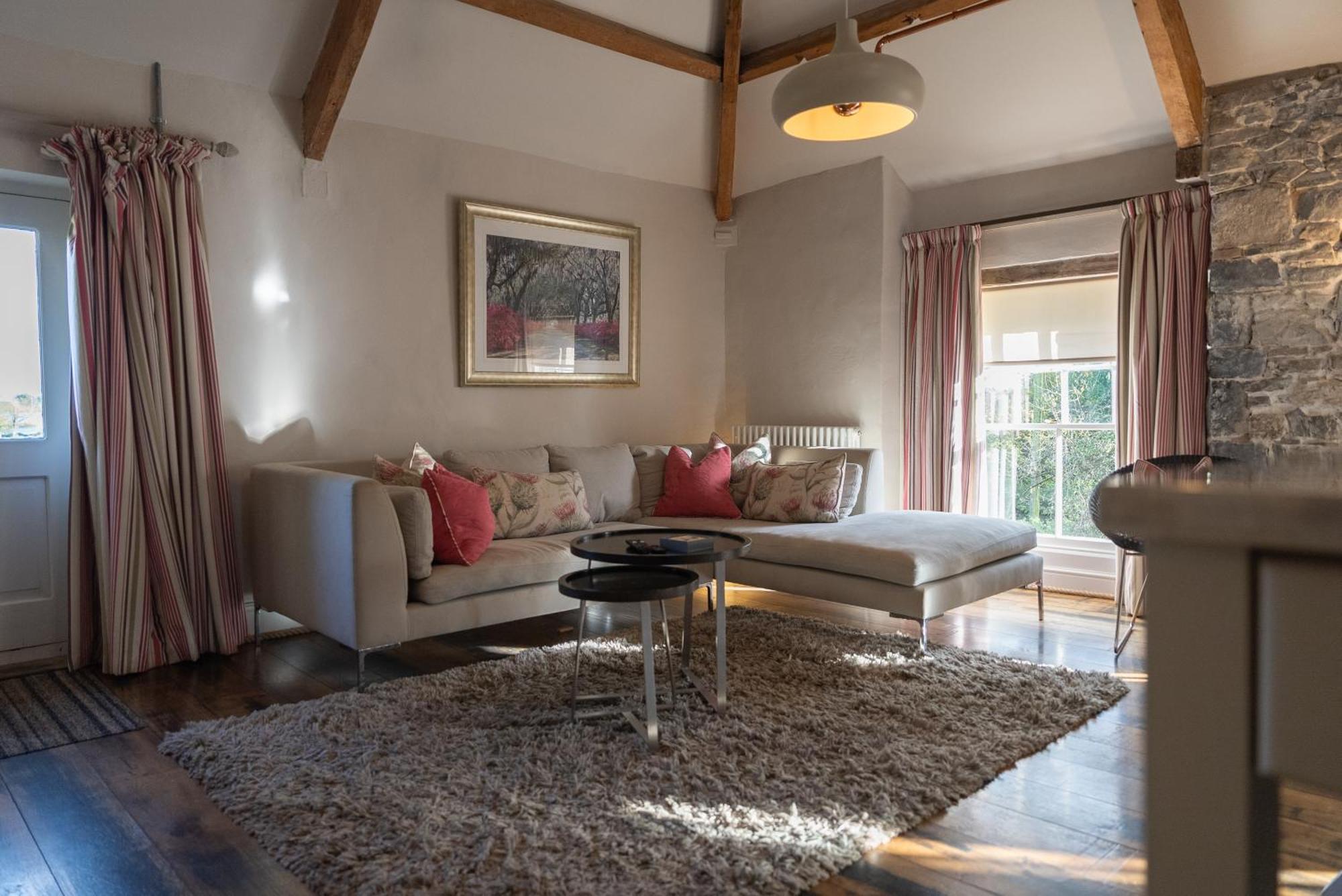 Апартаменты Gileston Manor-Self Catering Saint Athans Экстерьер фото